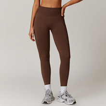 Gerippte Elevate Leggings | mit mittlerem Bund und formendem Schnitt