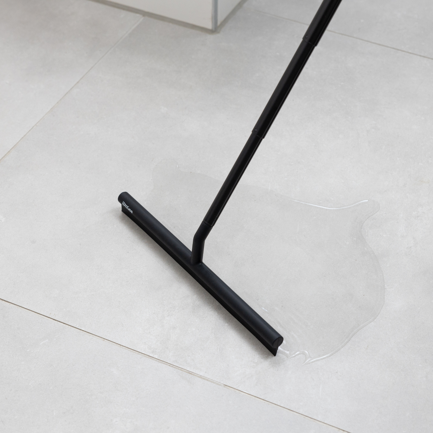 Ausziehbarer Duschabzieher